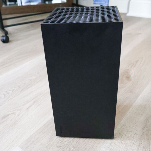 Microsoft Xbox Series X 1TB Console with Wireless Controller, Case, Headset - Picture 7 of 12